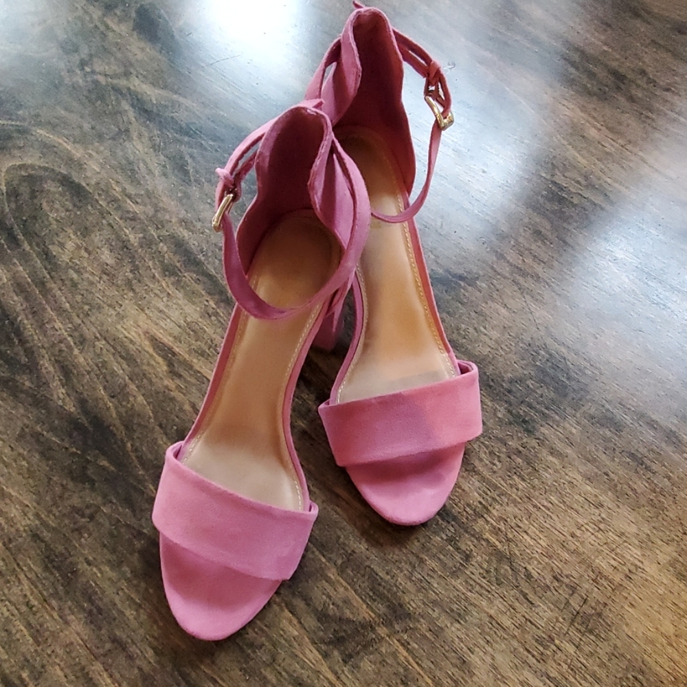 Pink faux suede heels